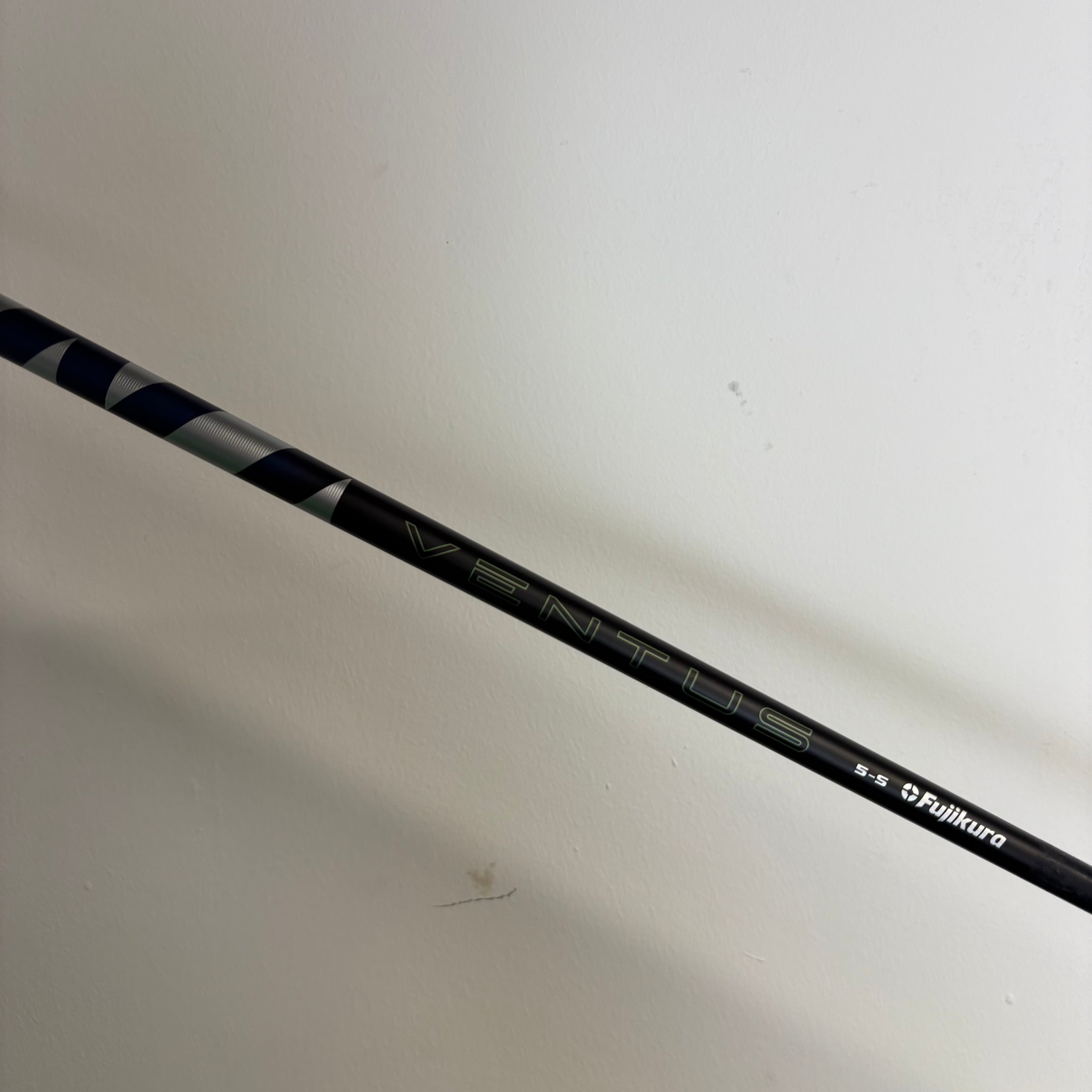 TaylorMade Qi35 9° Driver - Ventus Blue 50g Stiff - Z-Grip