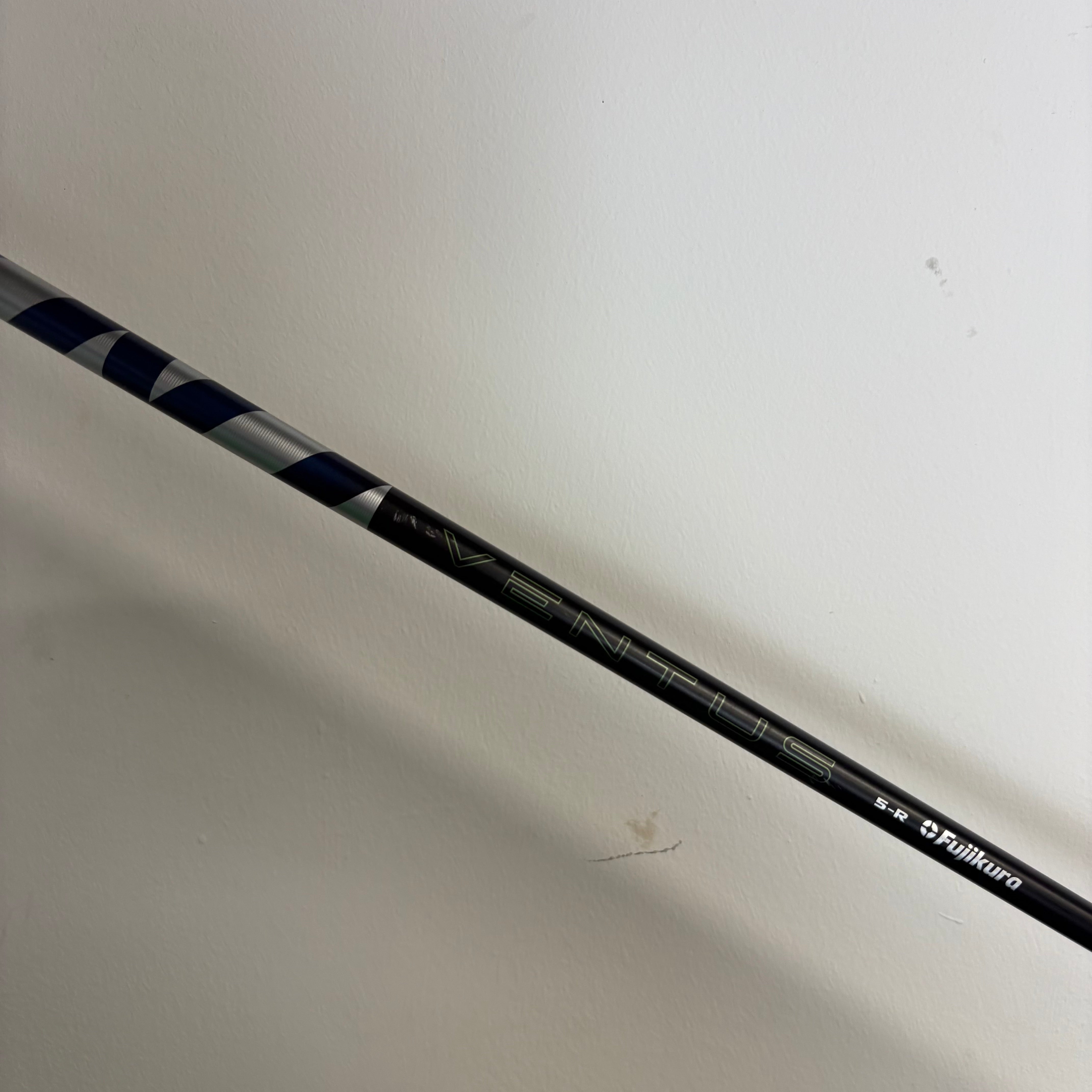 TaylorMade Qi35 10.5° Driver - Ventus Blue 50g Regular - Z-Grip