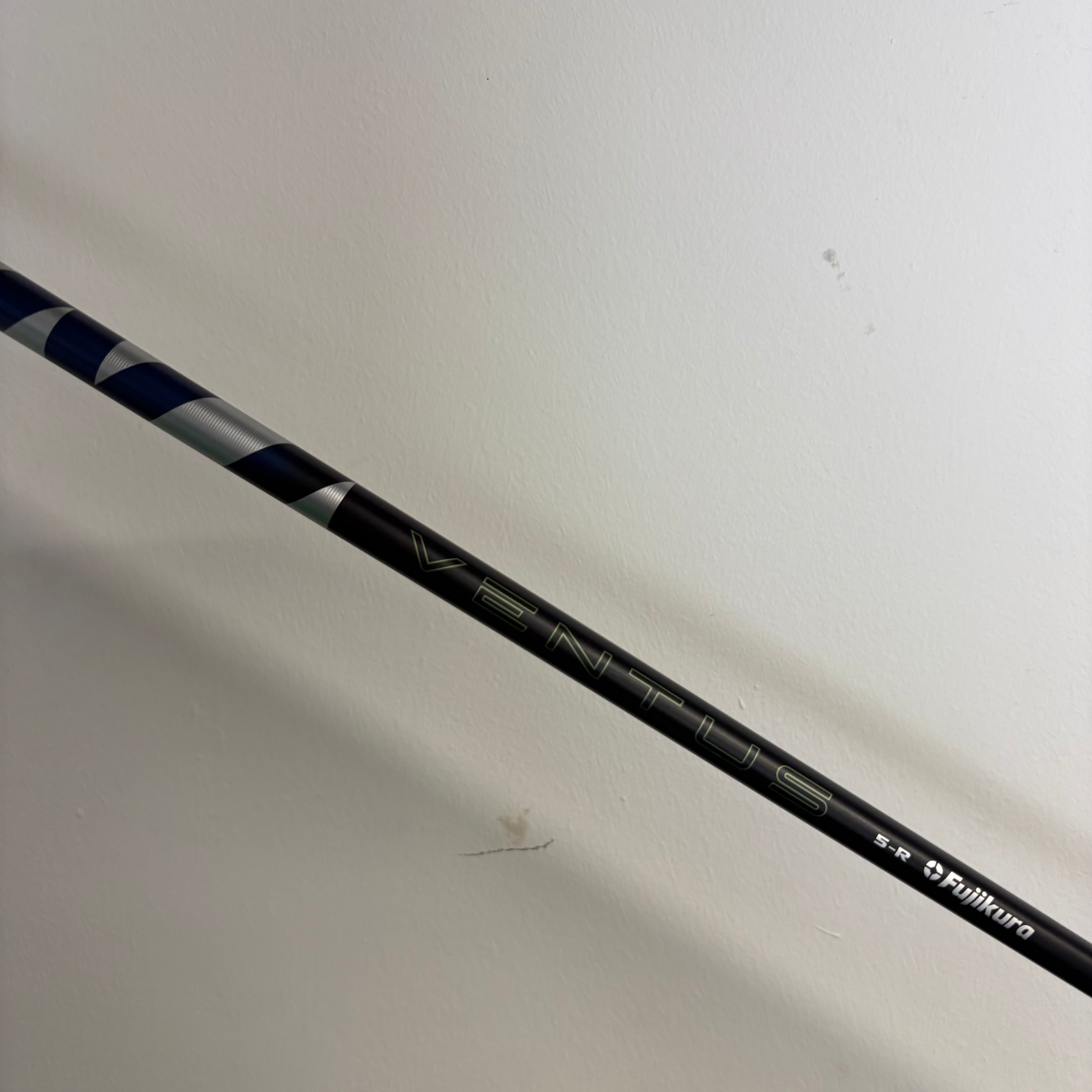 TaylorMade Qi35 10.5° Driver - Ventus Blue 50g Regular - Z-Grip