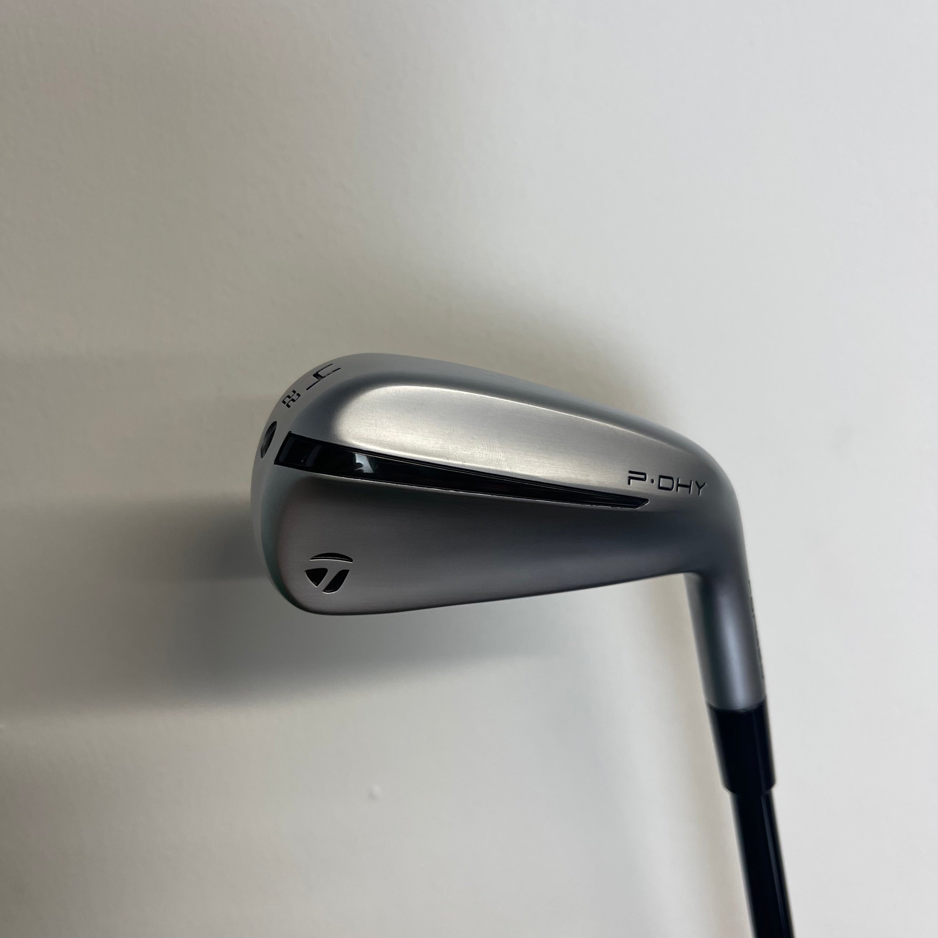 TaylorMade P.DHY 4 Driving Iron - 22° - UST Recoil Dart 75g F3 (Regular) - Z-Grip Grey