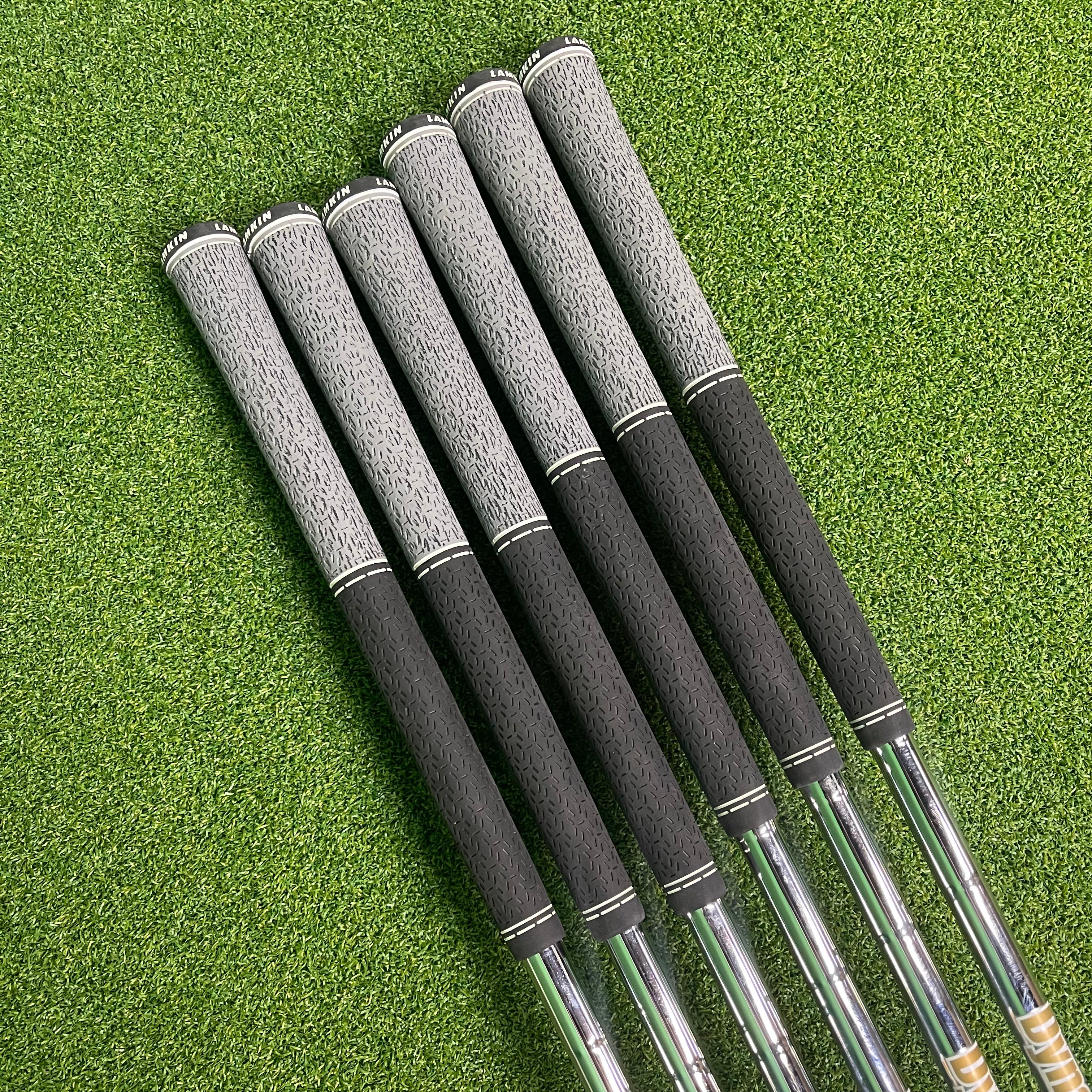 Mizuno Hot Metal Pro Irons 5-PW - Dynamic Gold 105 R300 (Regular) - Lamkin Compound Grip